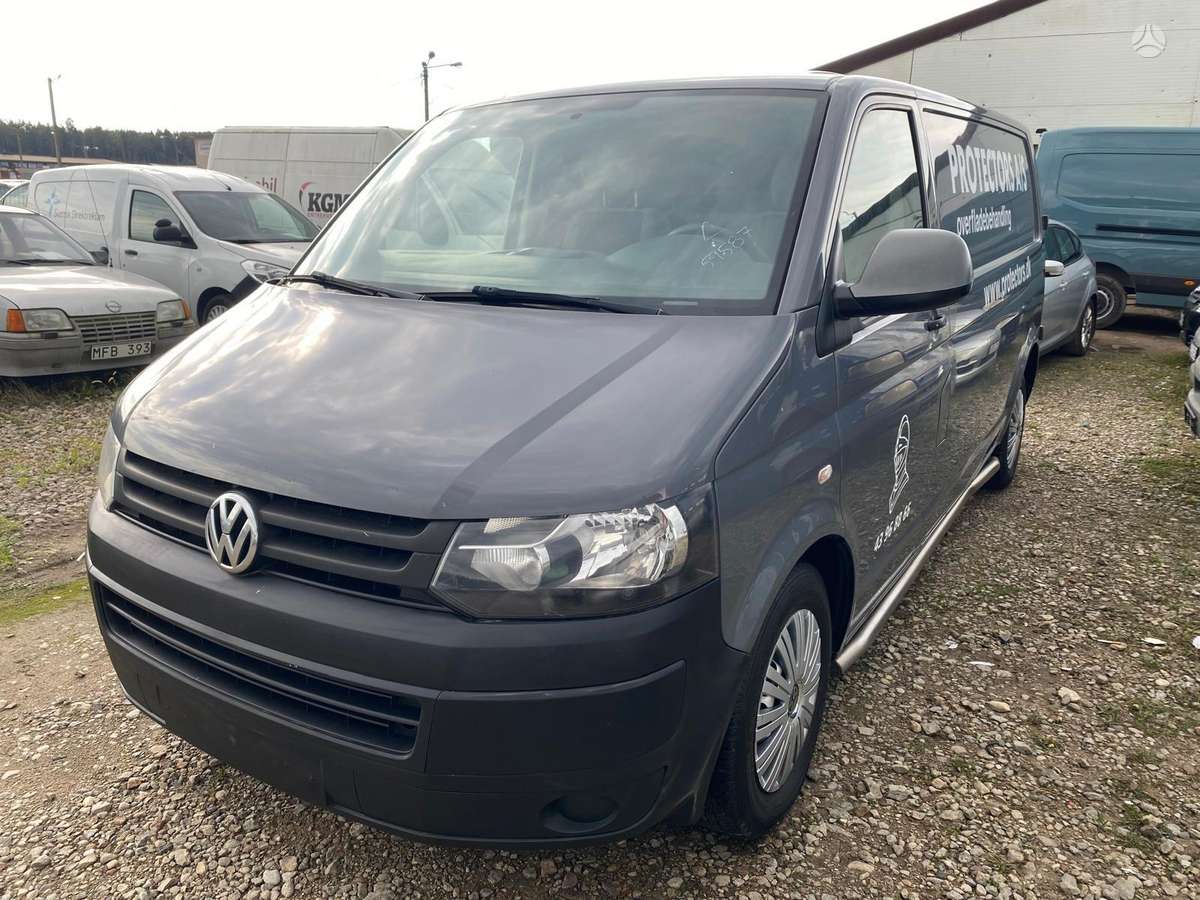 Volkswagen Transporter 2013 — салон