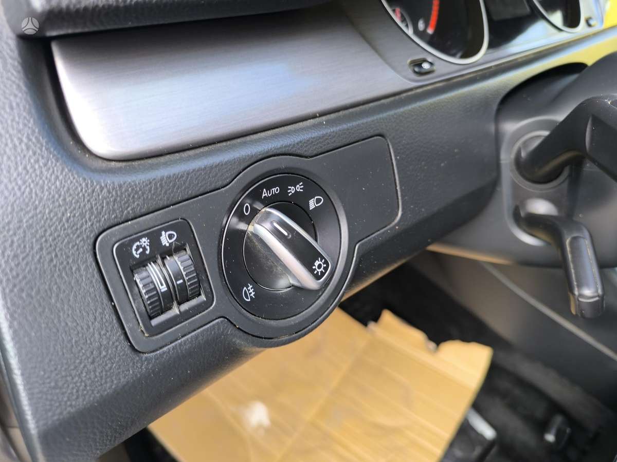 Volkswagen Passat 2012 — photo 17