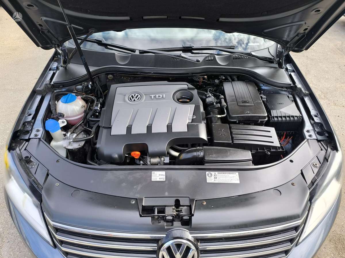 Volkswagen Passat 2012 — photo 23