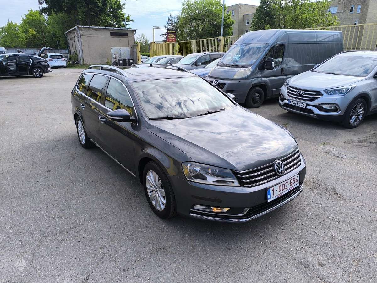 Volkswagen Passat 2012 — engine 1598 cm³, 105 HP (77kW)