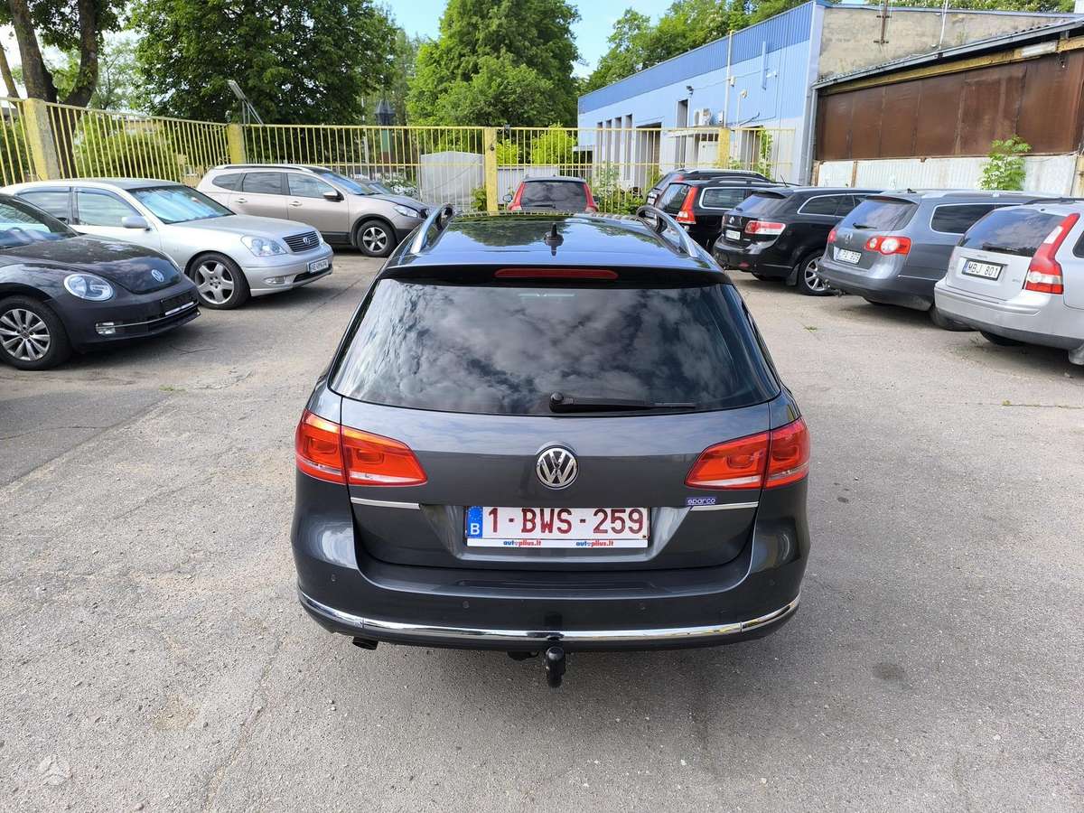 Volkswagen Passat 2012 — photo 7