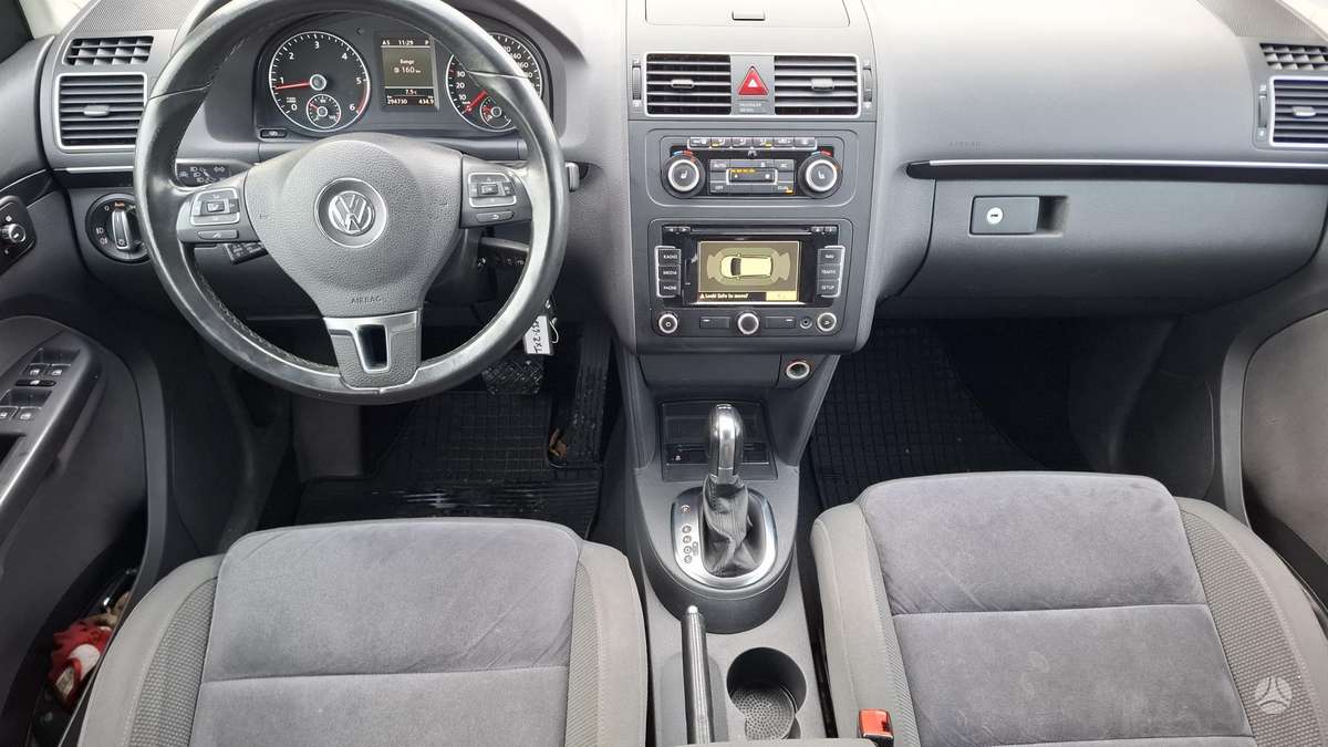 Volkswagen Touran 2012 — photo 11