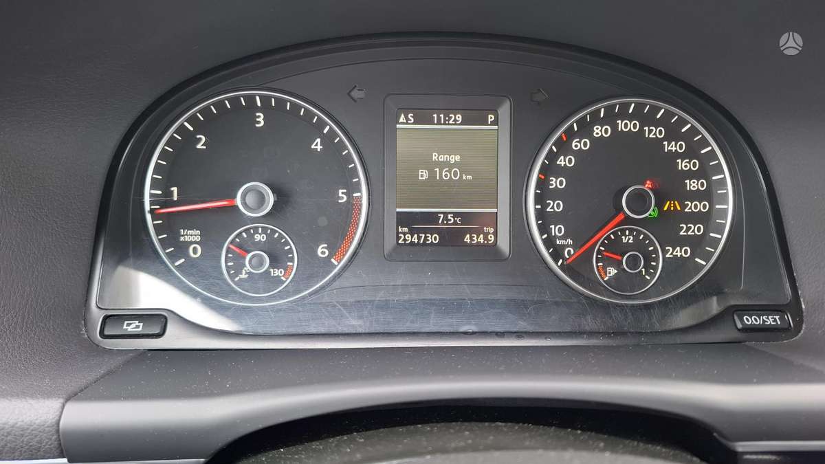 Volkswagen Touran 2012 — photo 17