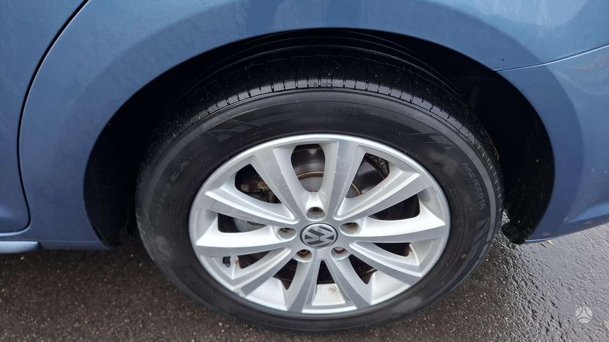 Volkswagen Touran 2012 — photo 20