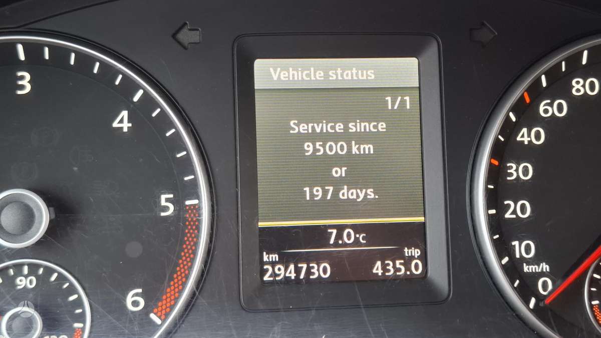 Volkswagen Touran 2012 — photo 21