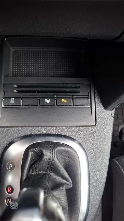 Volkswagen Touran 2012 — photo 23
