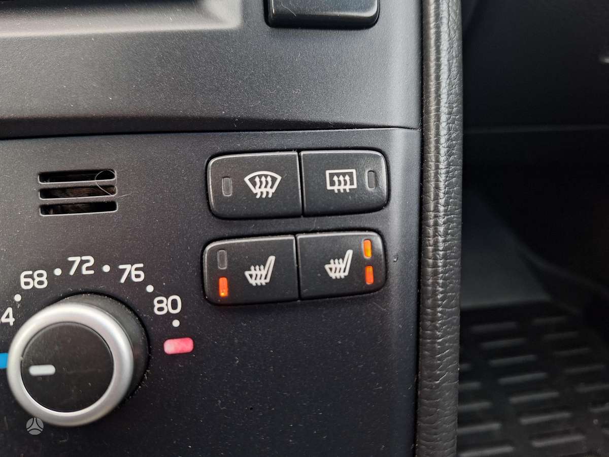 Volvo XC90 2011 — photo 14