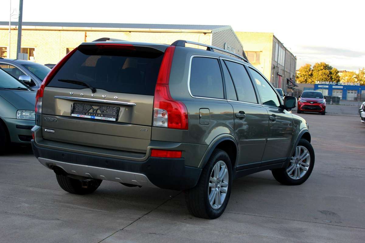 Volvo XC90 2011 — engine 3192 cm³, 243 HP (179kW)
