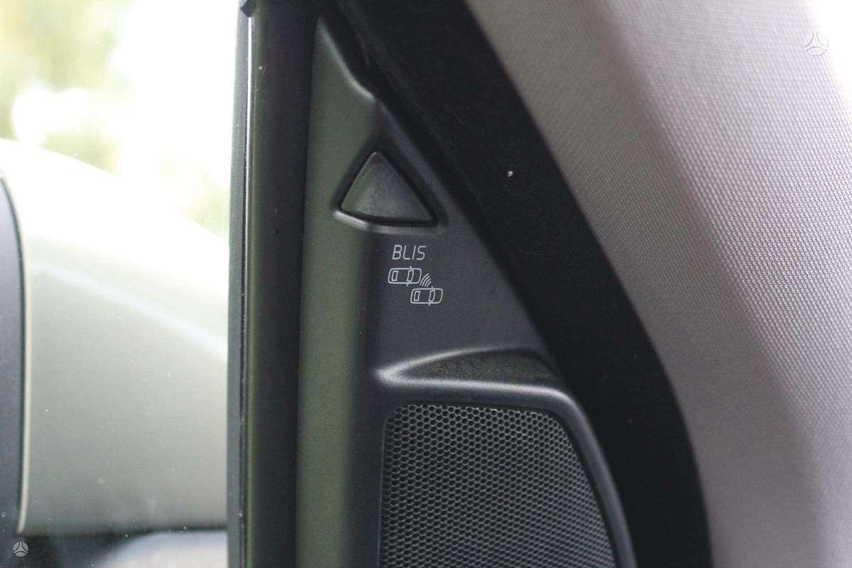 Volvo XC90 2011 — photo 6