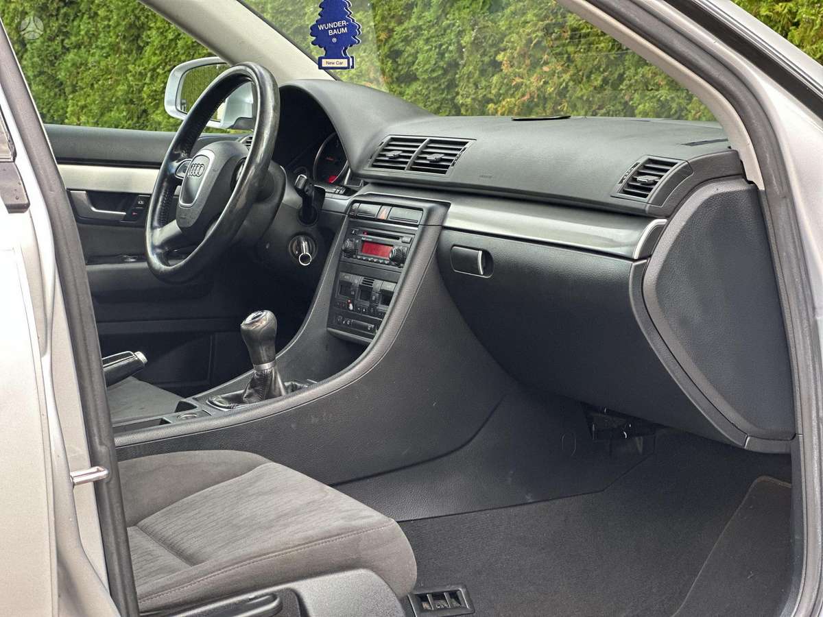 Audi A4 2006 — photo 12