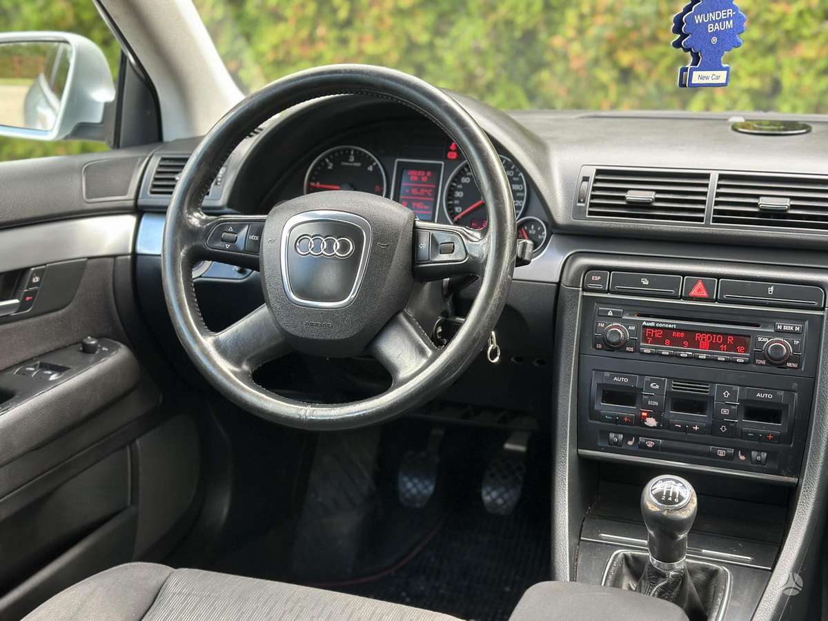 Audi A4 2006 — photo 16