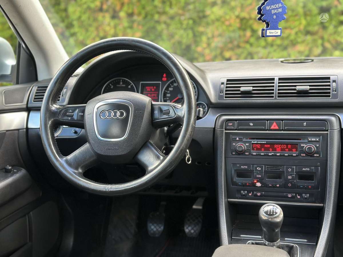 Audi A4 2006 — photo 17