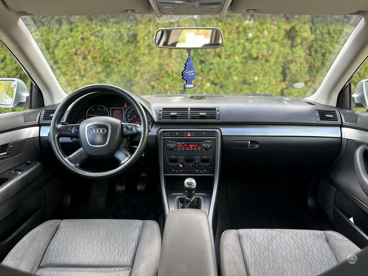 Audi A4 2006 — photo 18
