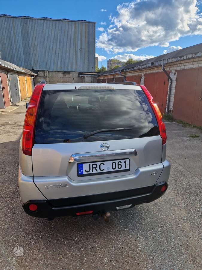 Nissan X-Trail 2010 — engine 1995 cm³, 150 HP (110kW)