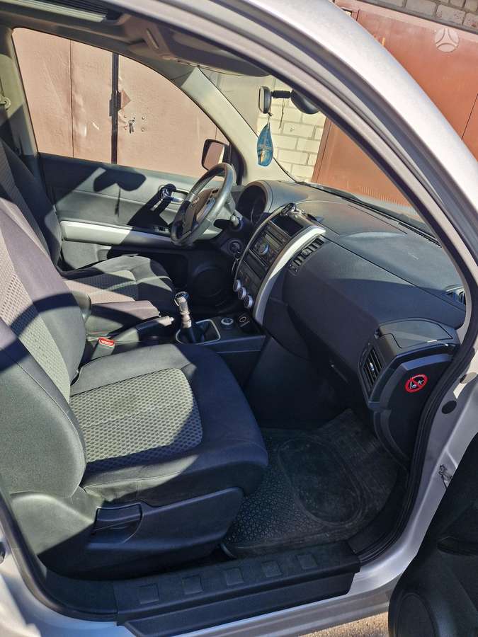 Nissan X-Trail 2010 — photo 7