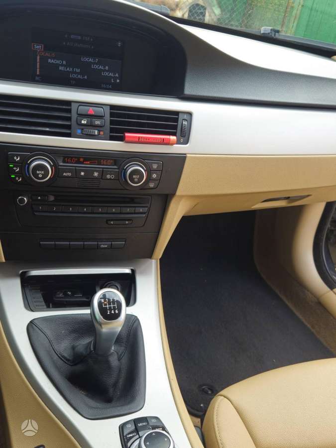 BMW 320 2008 — photo 11
