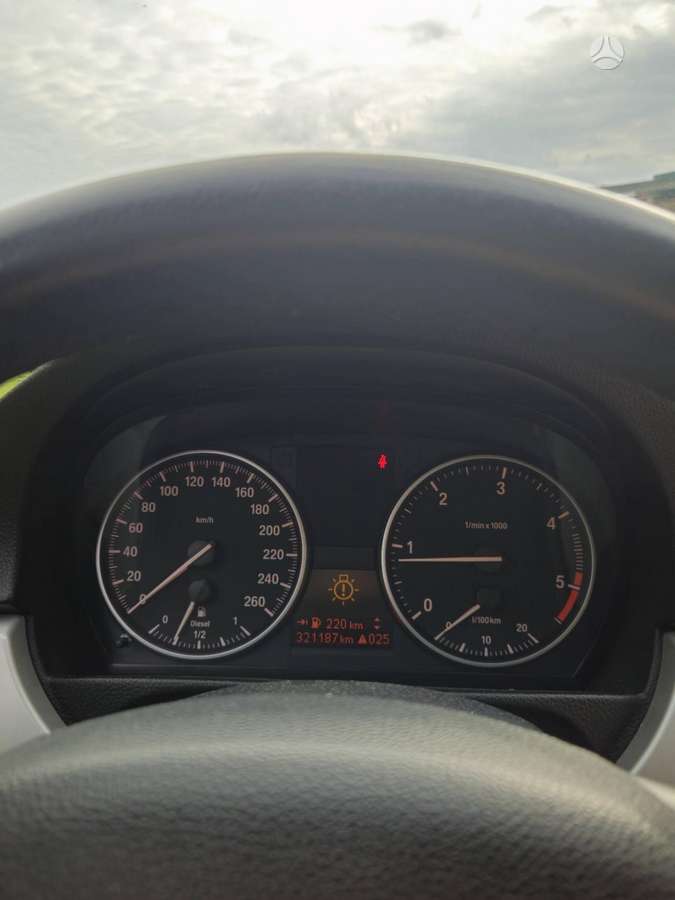 BMW 320 2008 — photo 12