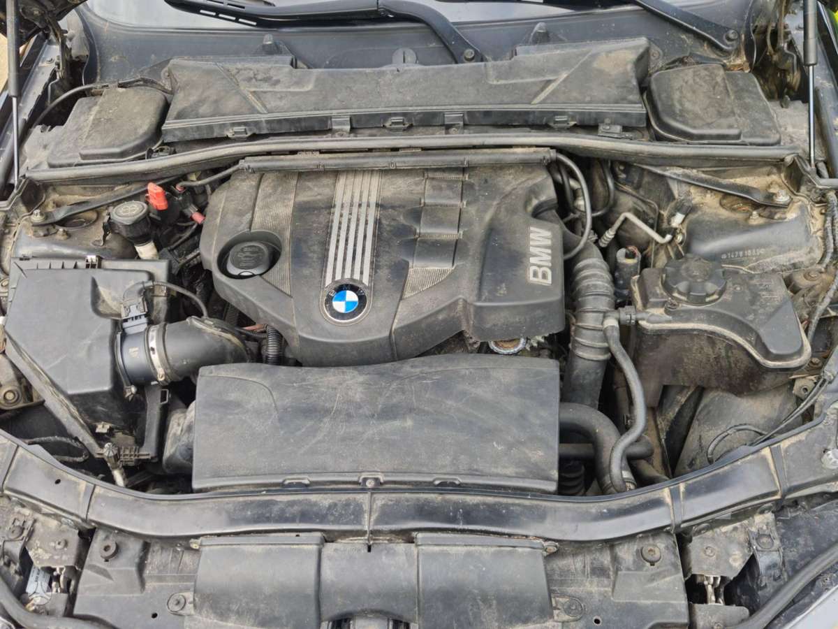 BMW 320 2008 — photo 13