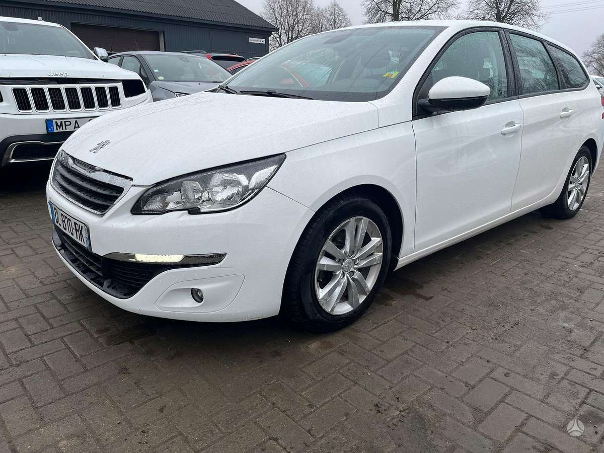 Peugeot 308 2014 — interior
