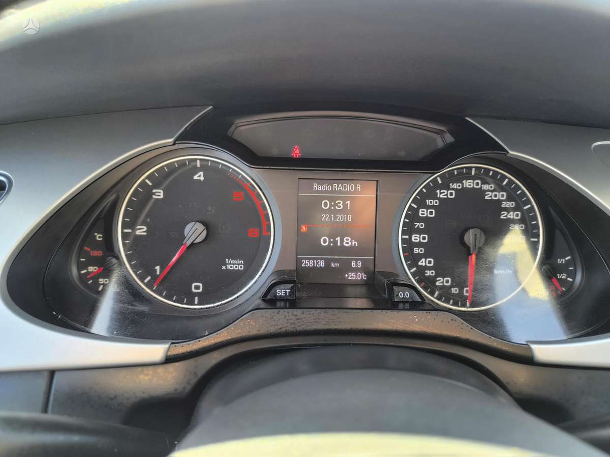 Audi A4 2011 — photo 12