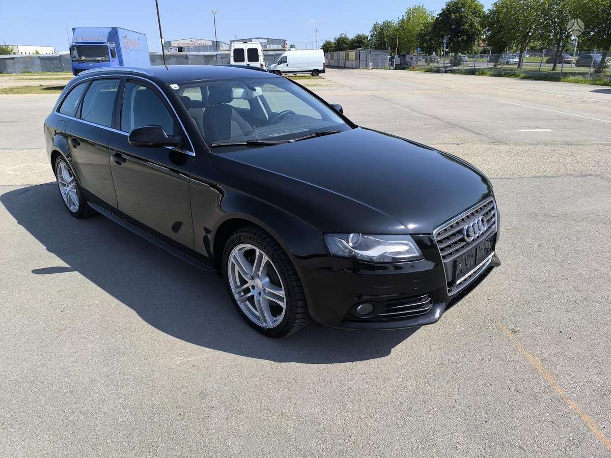 Audi A4 2011 — rear view