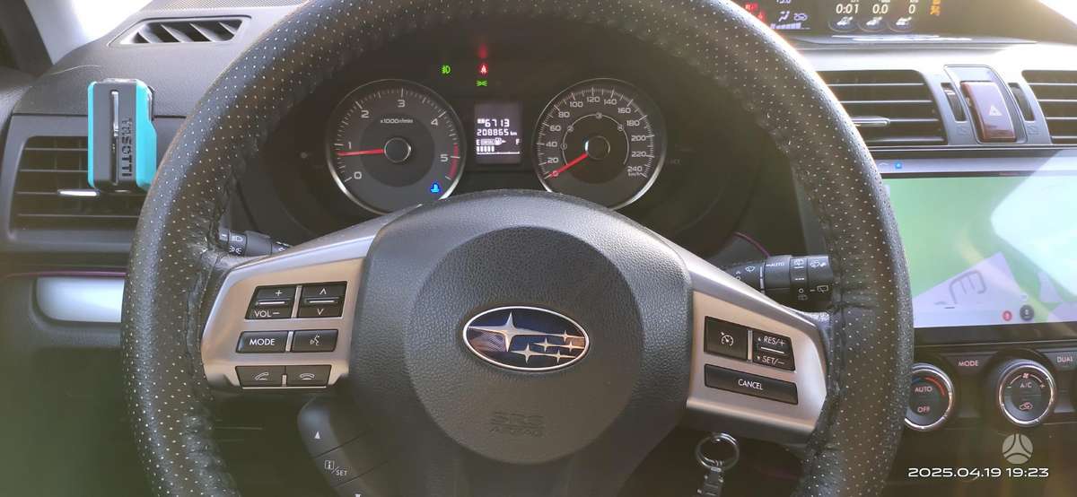 Subaru Forester 2014 — interior