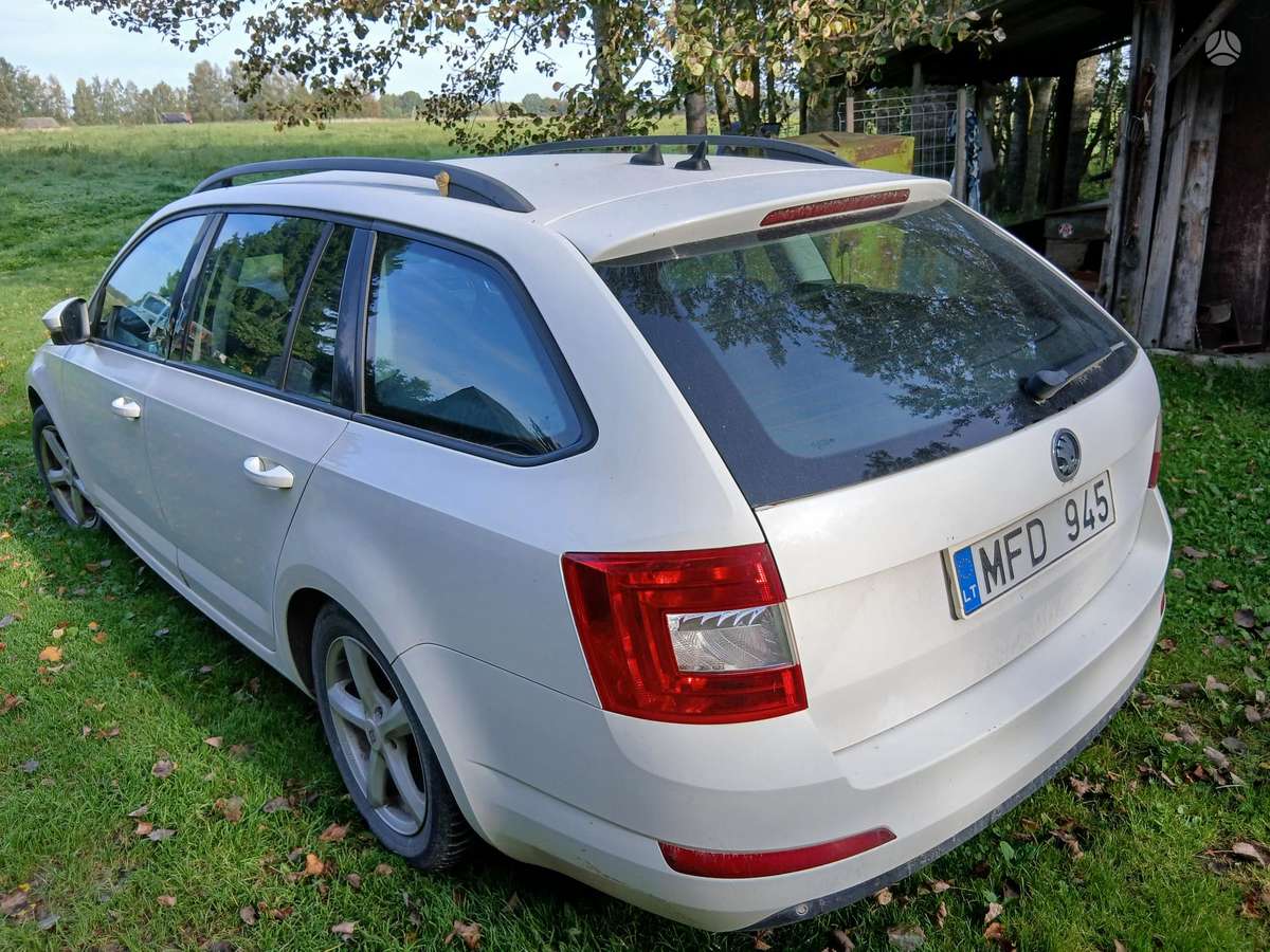 Skoda Octavia 2015 — interior