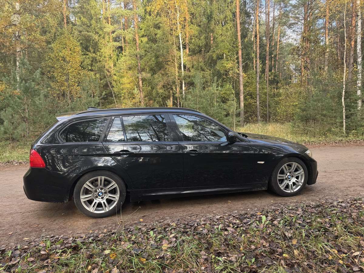 BMW 320 2011 — двигун 2000 cm³, 143 HP (105kW)