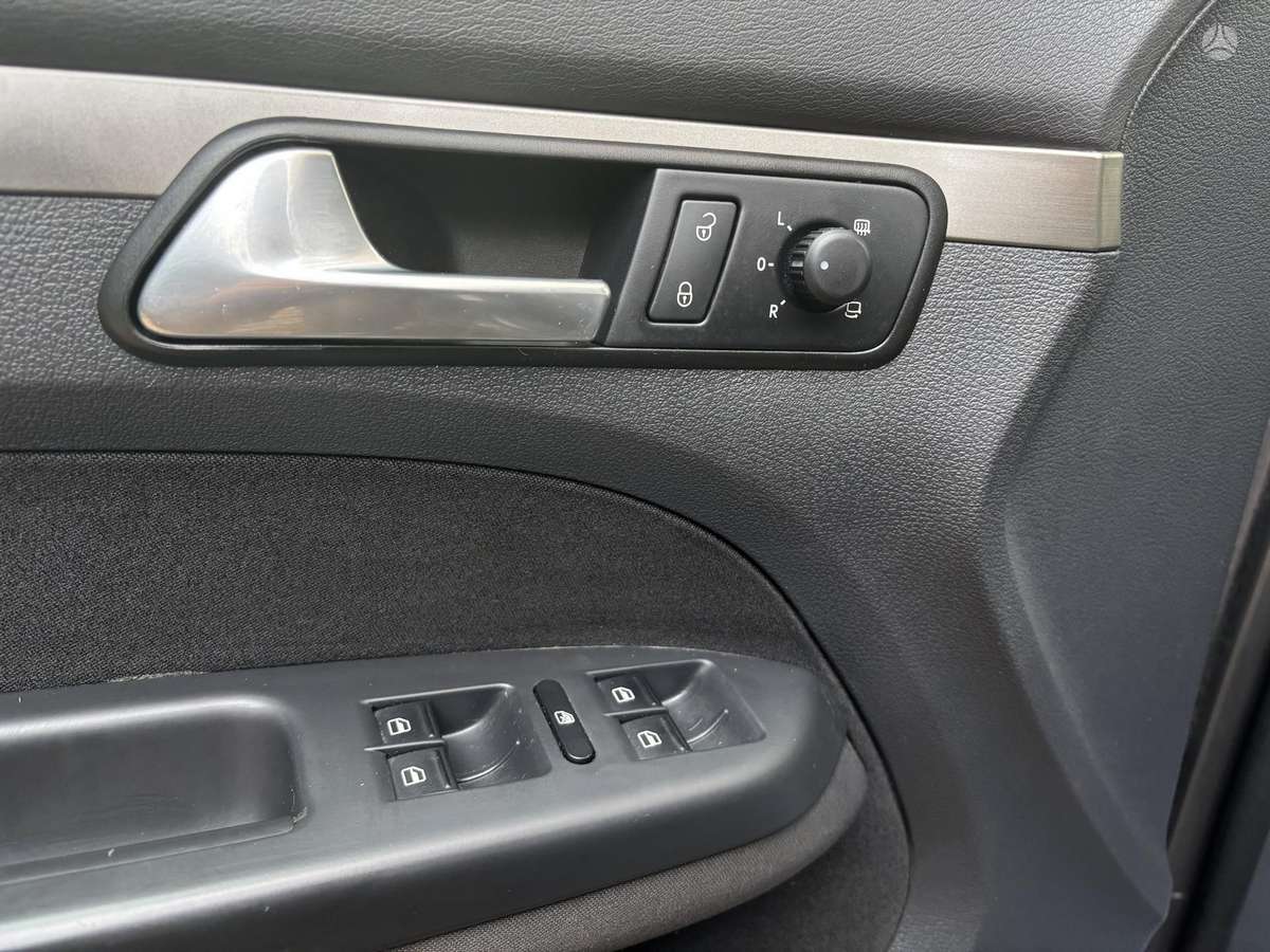 Volkswagen Touran 2007 — photo 14
