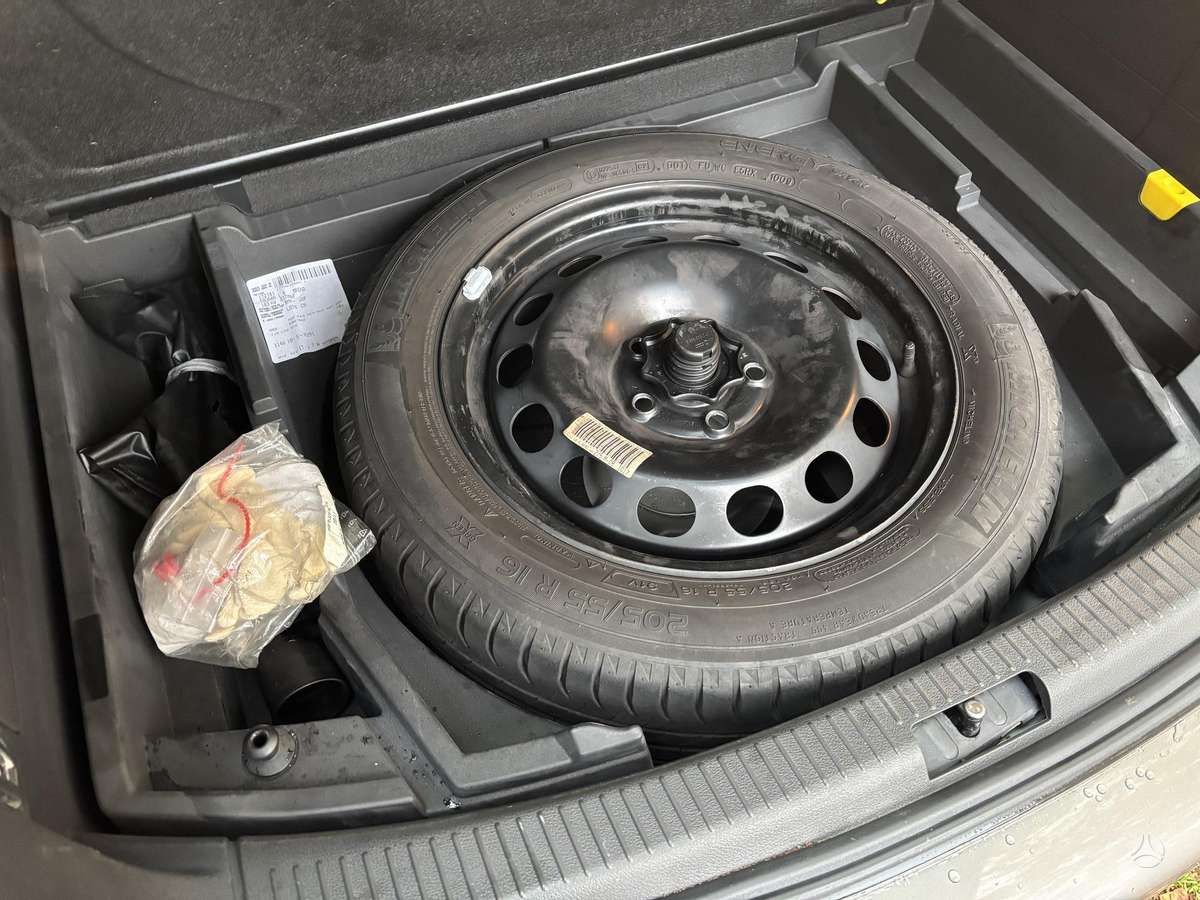 Volkswagen Touran 2007 — photo 18