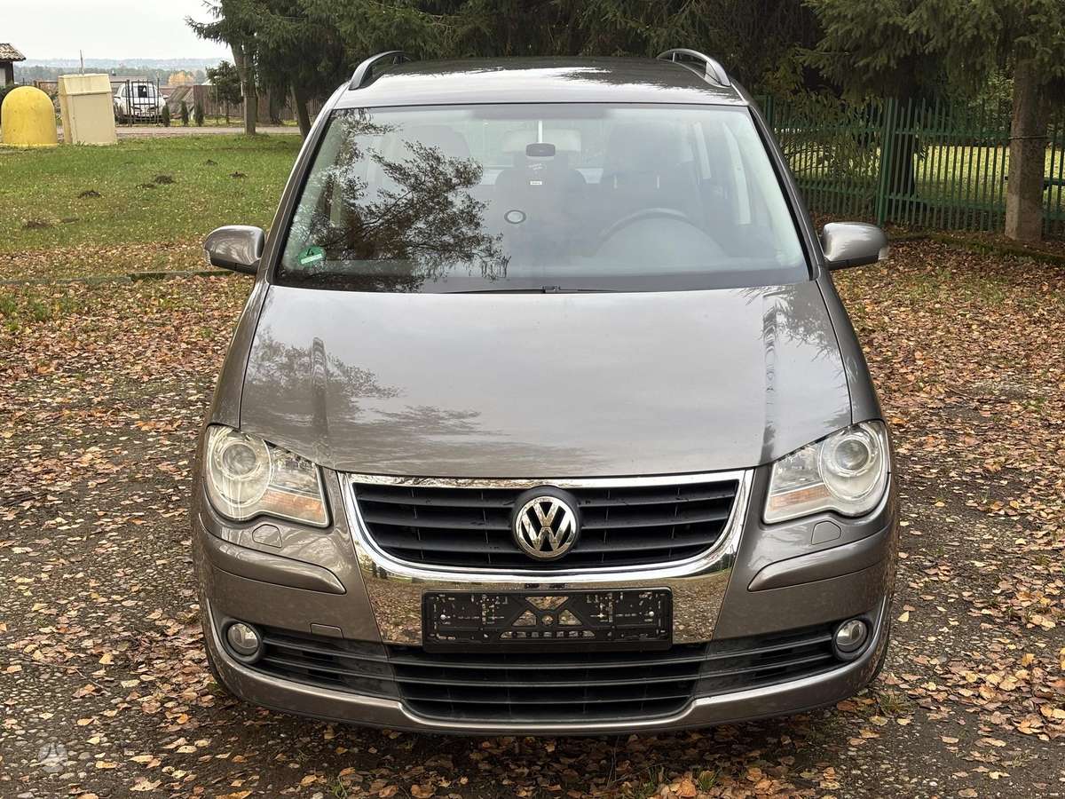 Volkswagen Touran 2007 — rear view