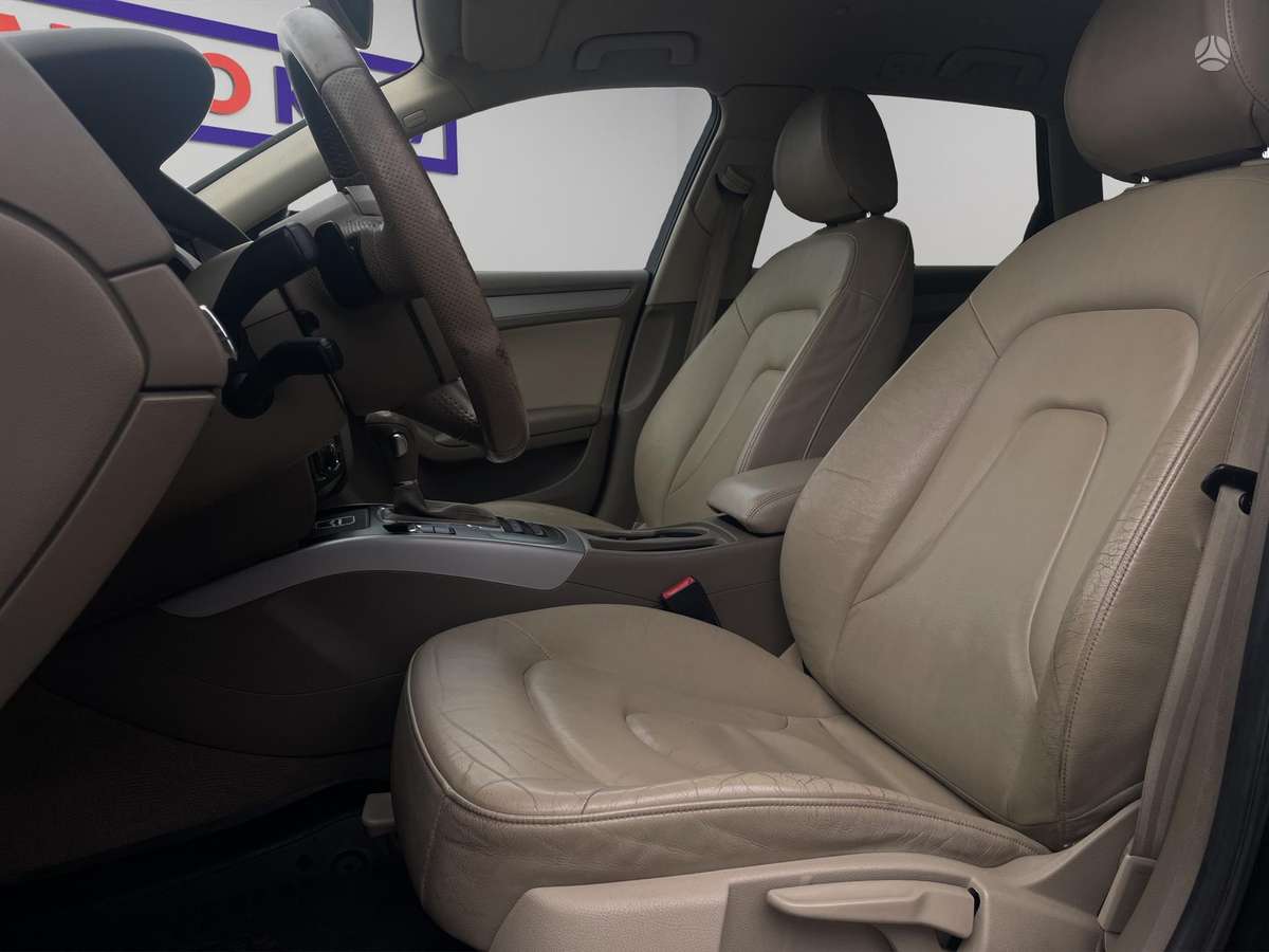 Audi A4 2010 — photo 14