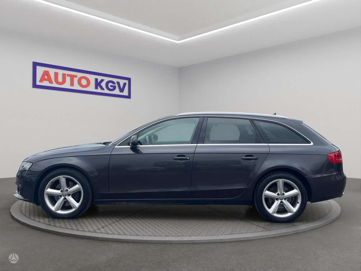 Audi A4 2010 — rear view
