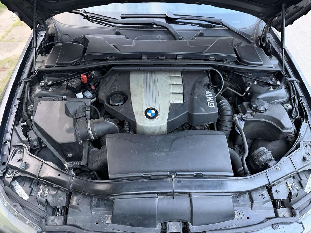 BMW 320 2008 — photo 12