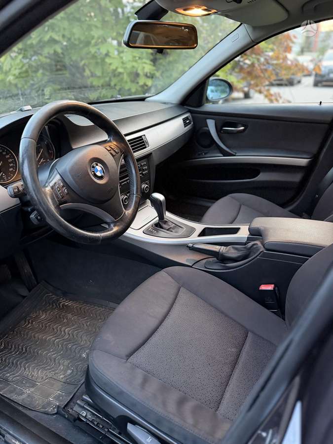 BMW 320 2008 — photo 8