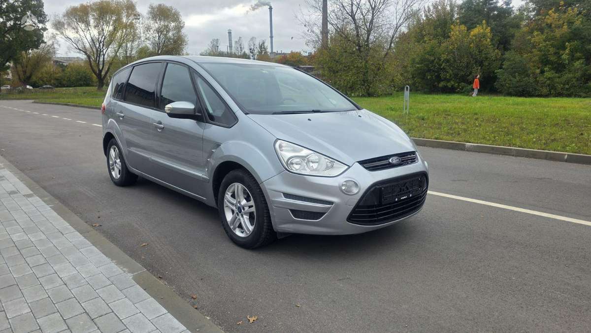 Ford S-MAX 2013 — салон