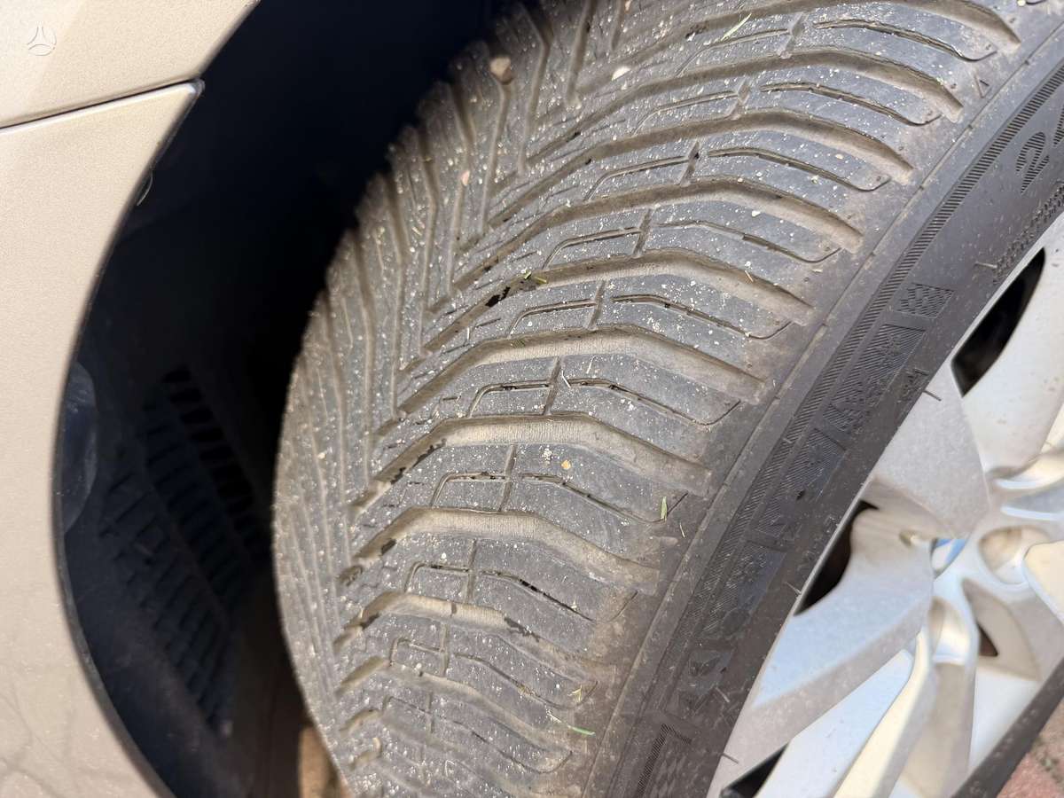 BMW 520 2011 — photo 12