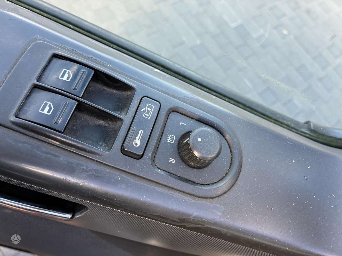 Volkswagen Multivan 2006 — photo 17