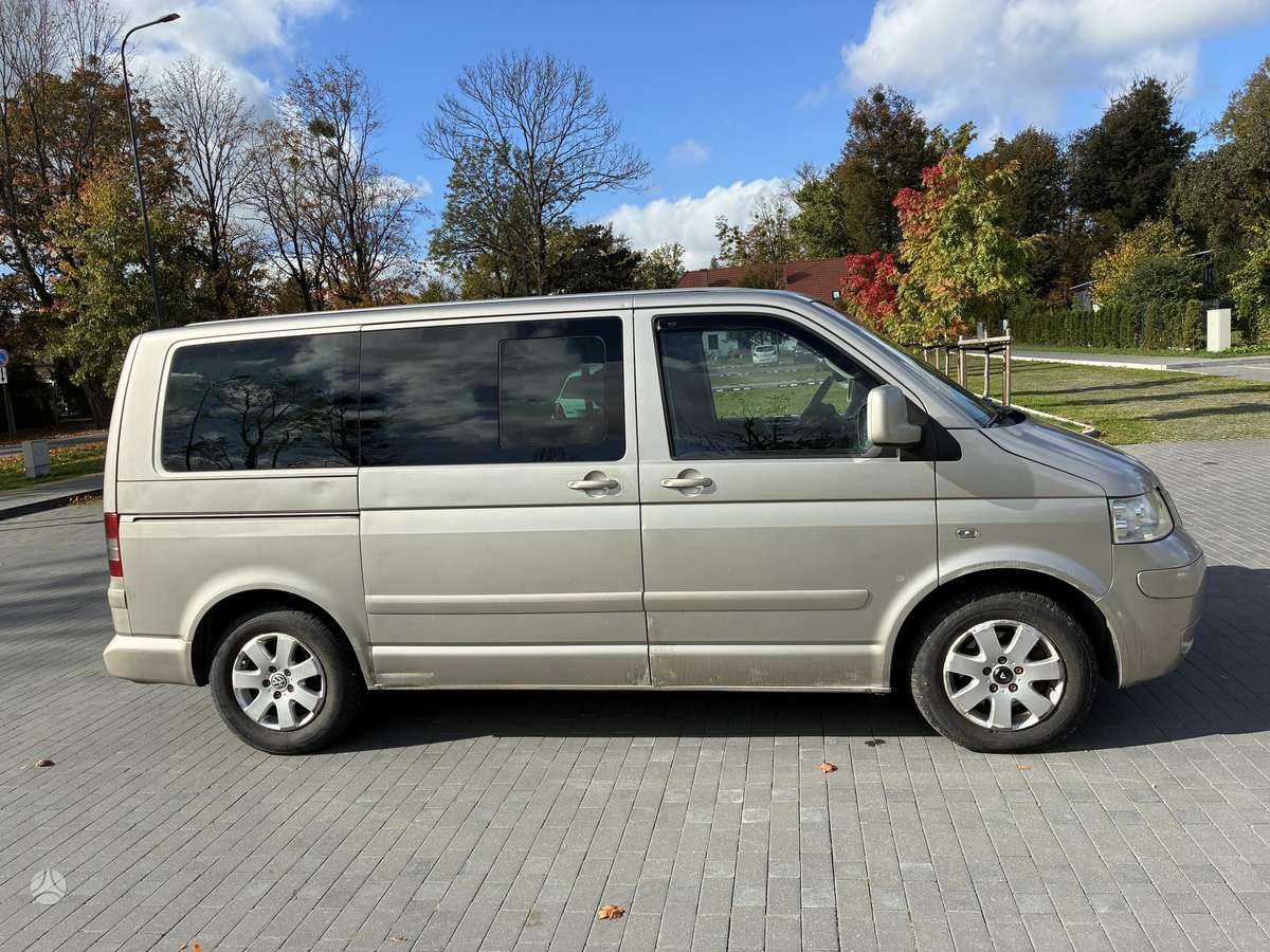 Volkswagen Multivan 2006 — engine 2460 cm³, 131 HP (96kW)