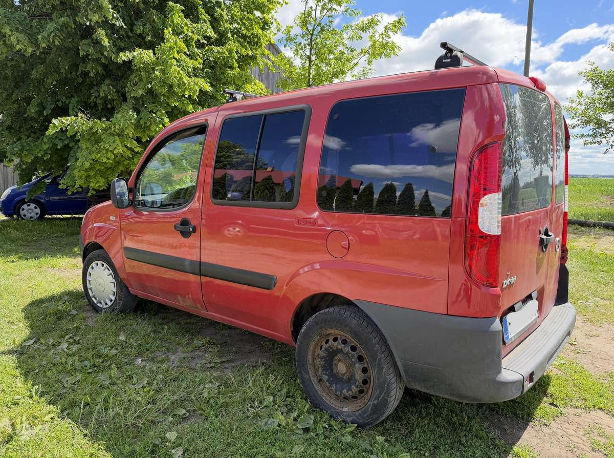 Fiat Doblo 2008 — rear view