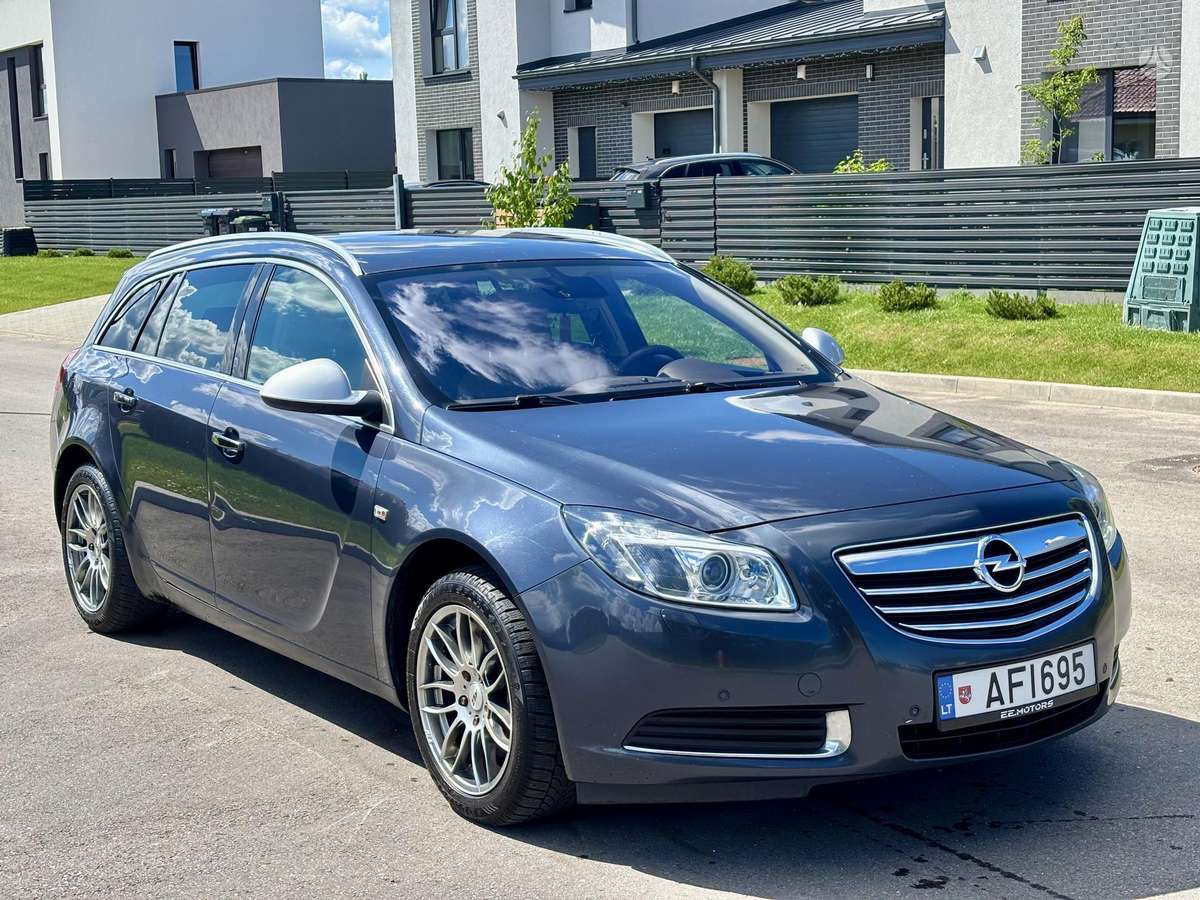 Opel Insignia, 2009