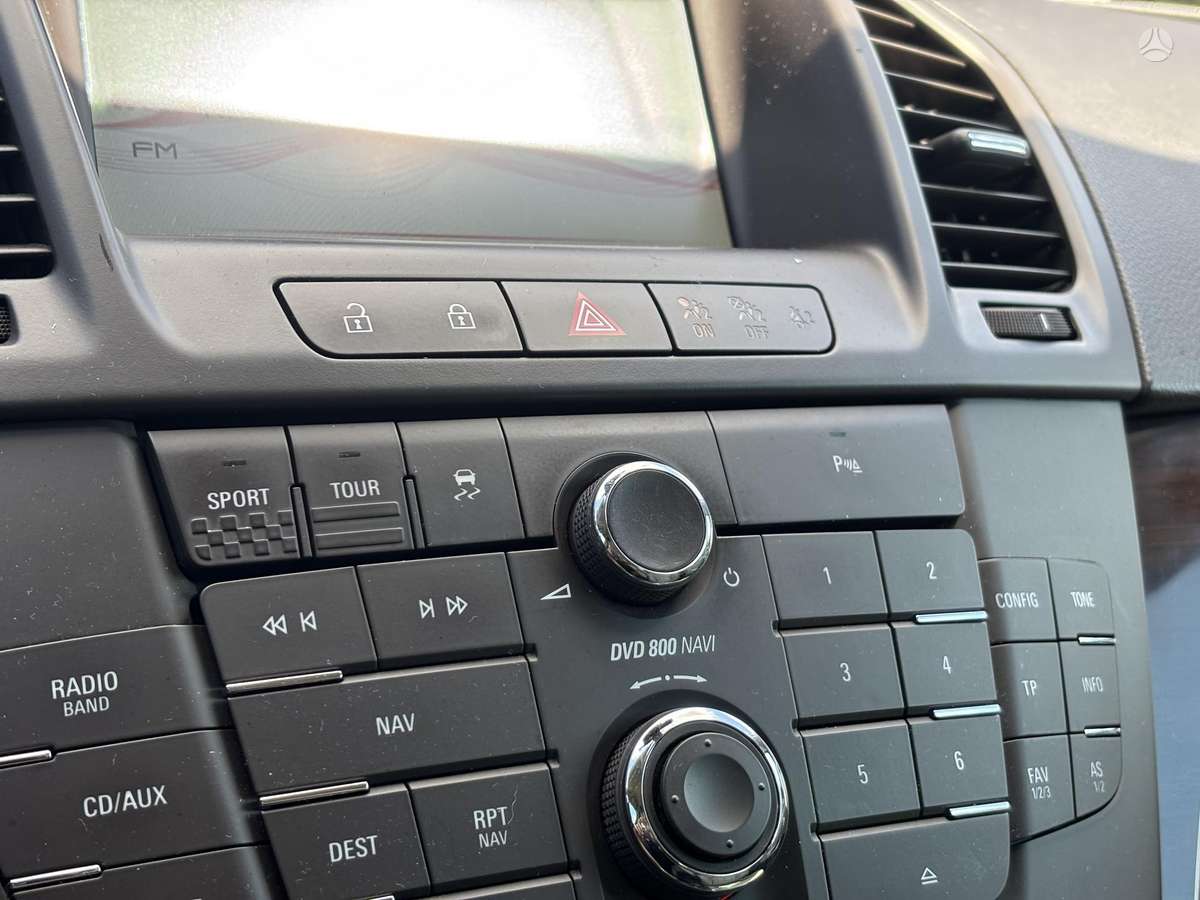 Opel Insignia 2009 — photo 10