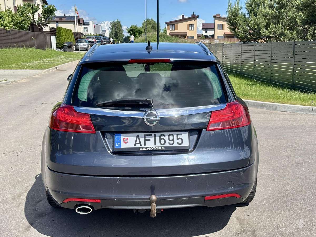 Opel Insignia 2009 — engine 2000 cm³, 160 HP (118kW)