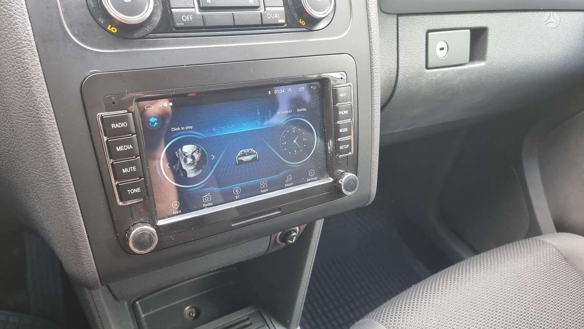 Volkswagen Touran 2011 — photo 21