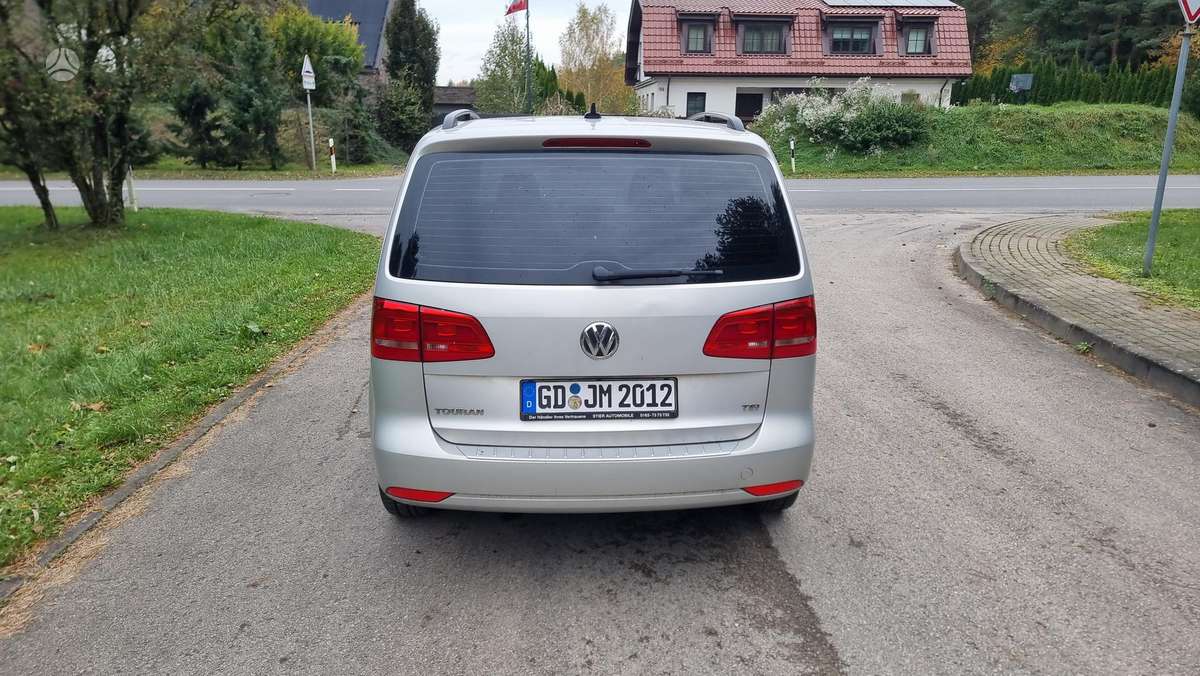 Volkswagen Touran 2011 — photo 36