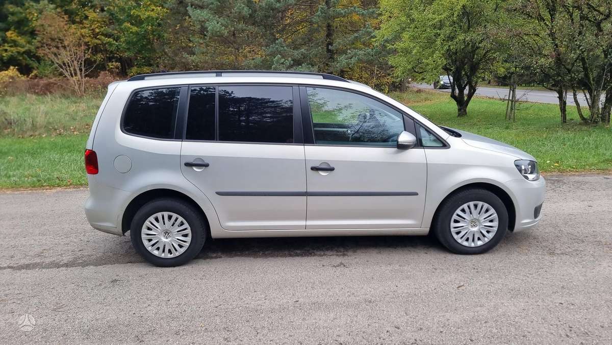 Volkswagen Touran 2011 — photo 38