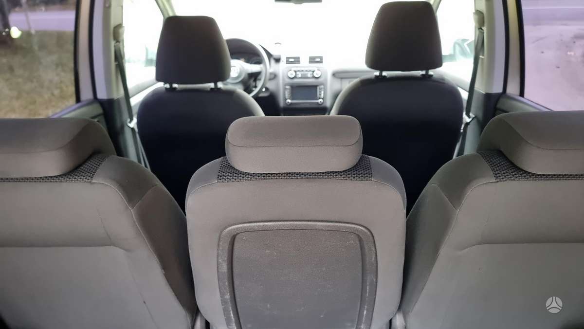 Volkswagen Touran 2011 — photo 39