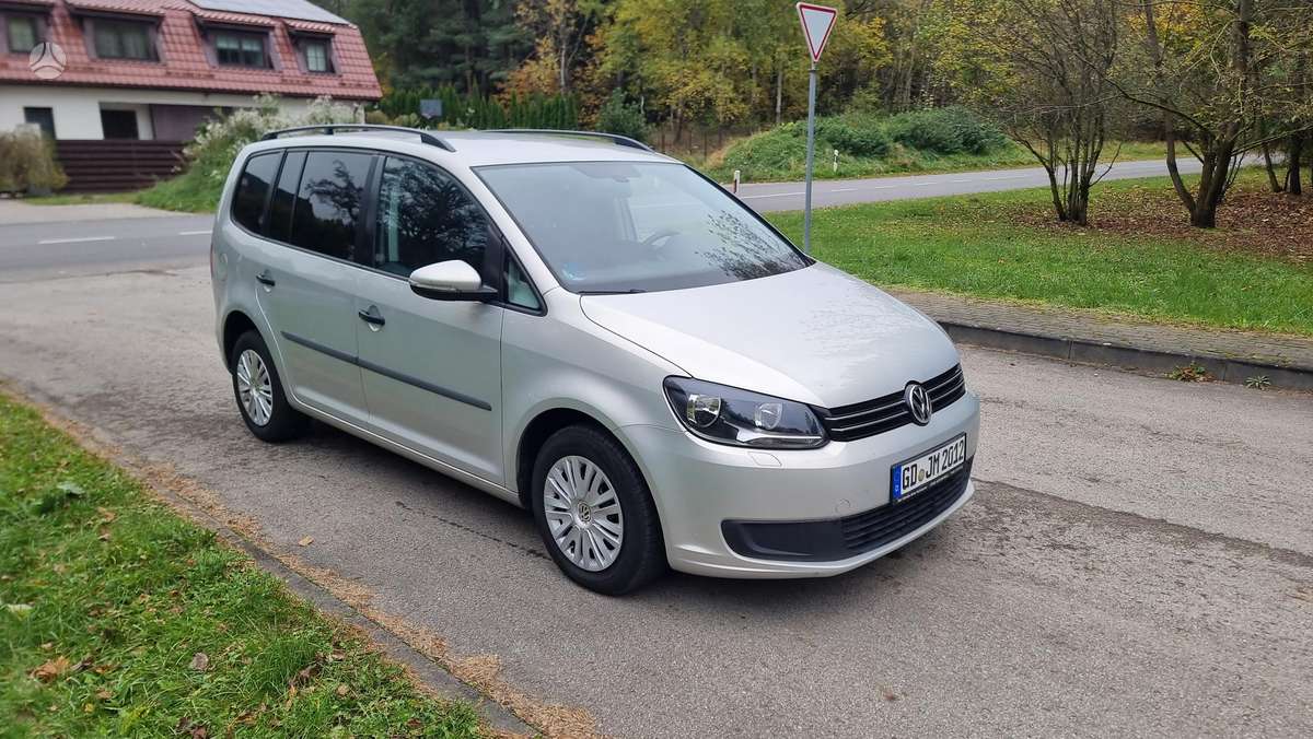 Volkswagen Touran 2011 — engine 1390 cm³, 140 HP (103kW)