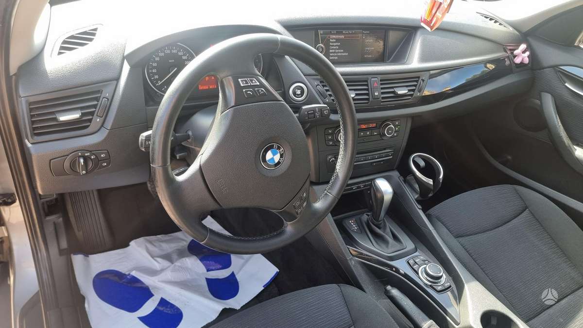 BMW X1 2011 — photo 6
