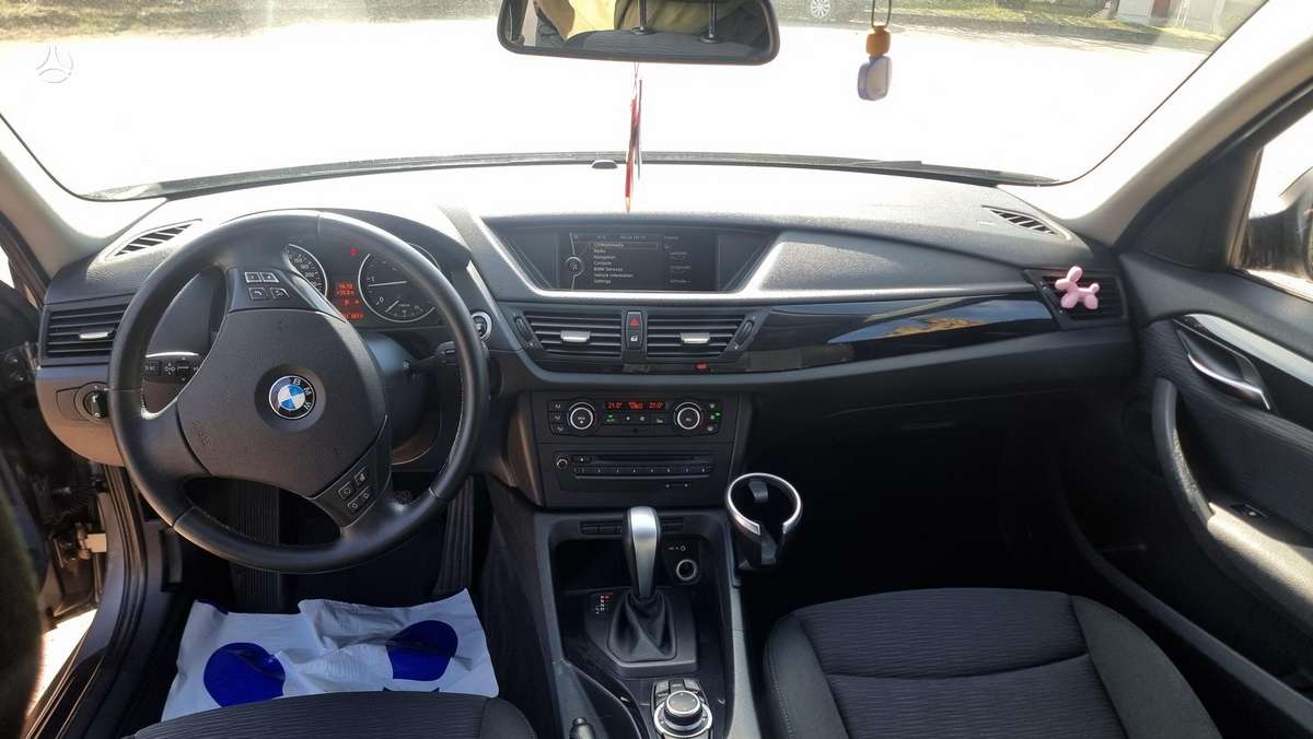 BMW X1 2011 — photo 8